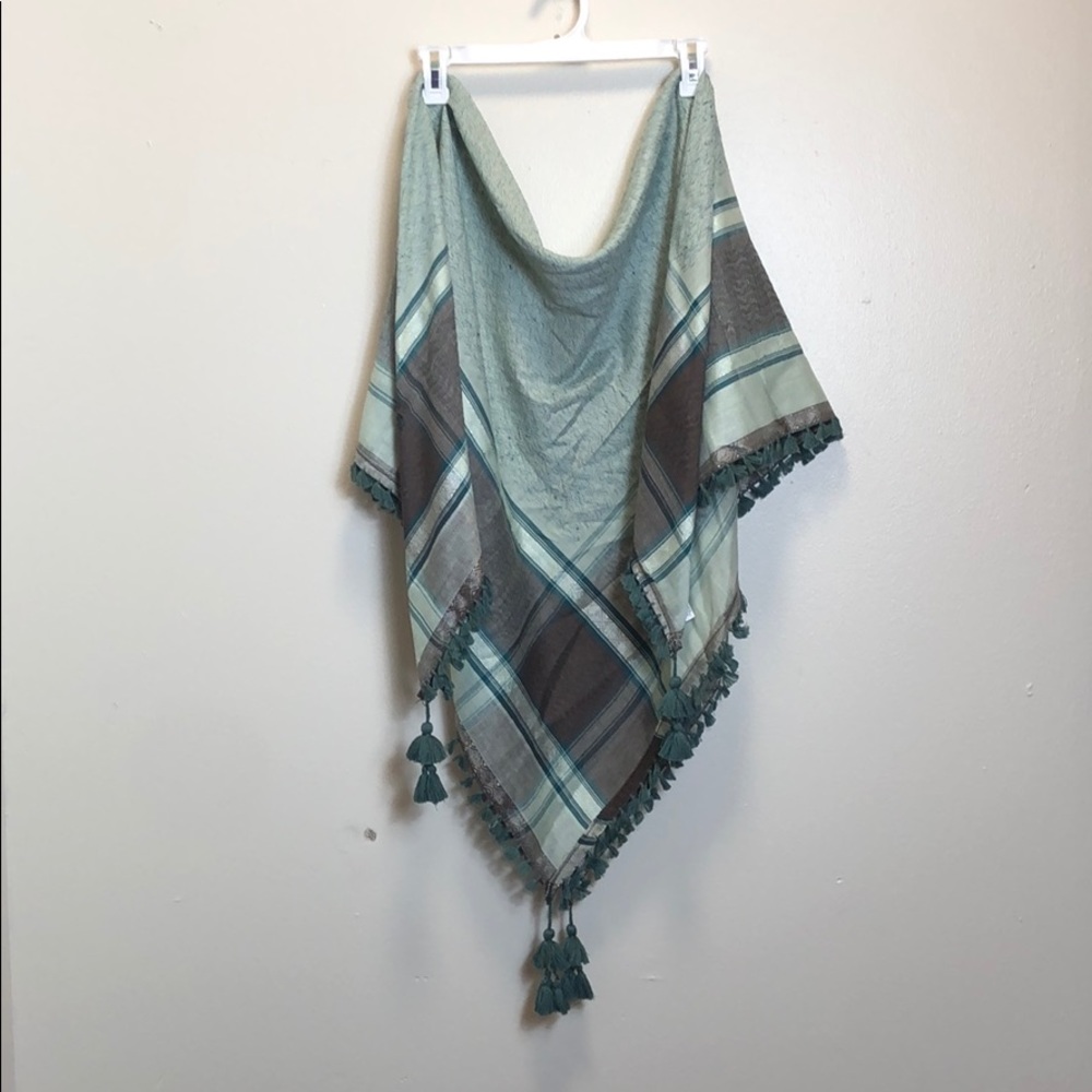 Green and brown blanket scarf